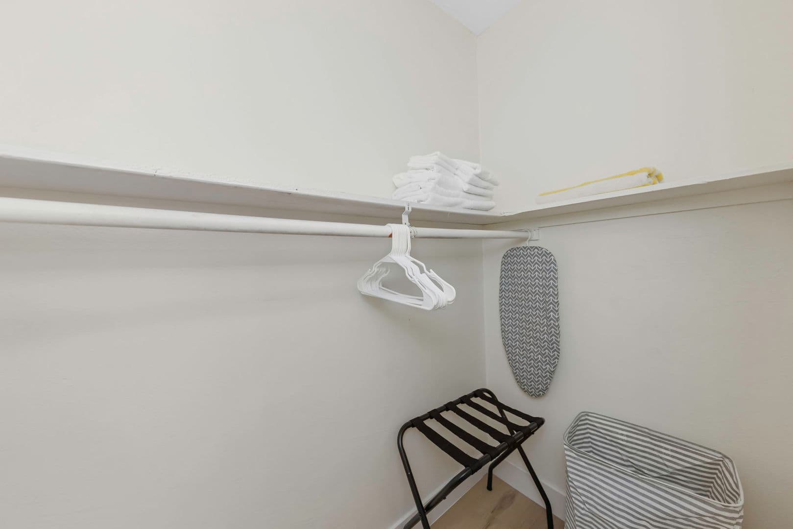 Dunedin Apartment: 416 Skinner Blvd