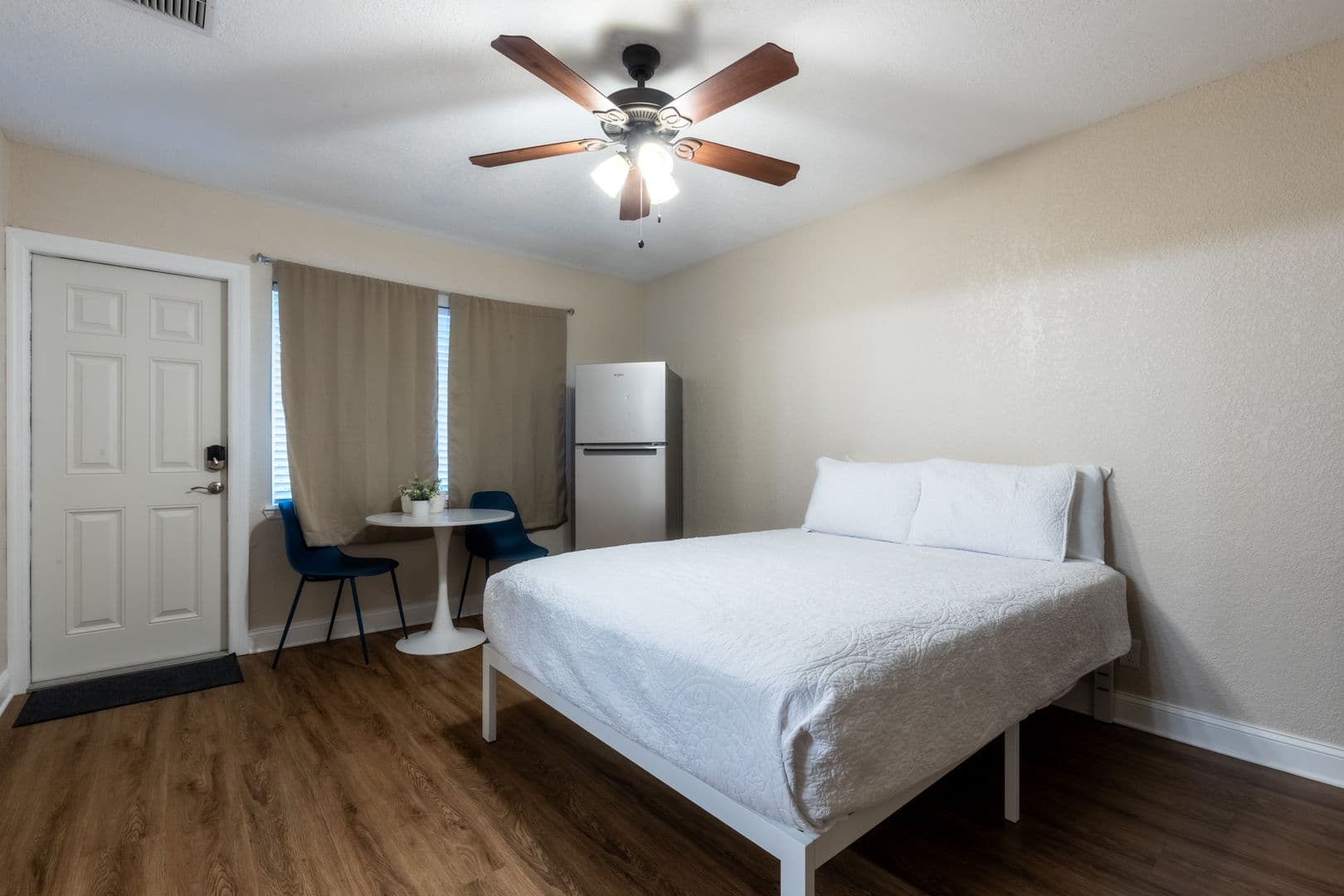 Saint Petersburg Apartment: 310 24th Ave N