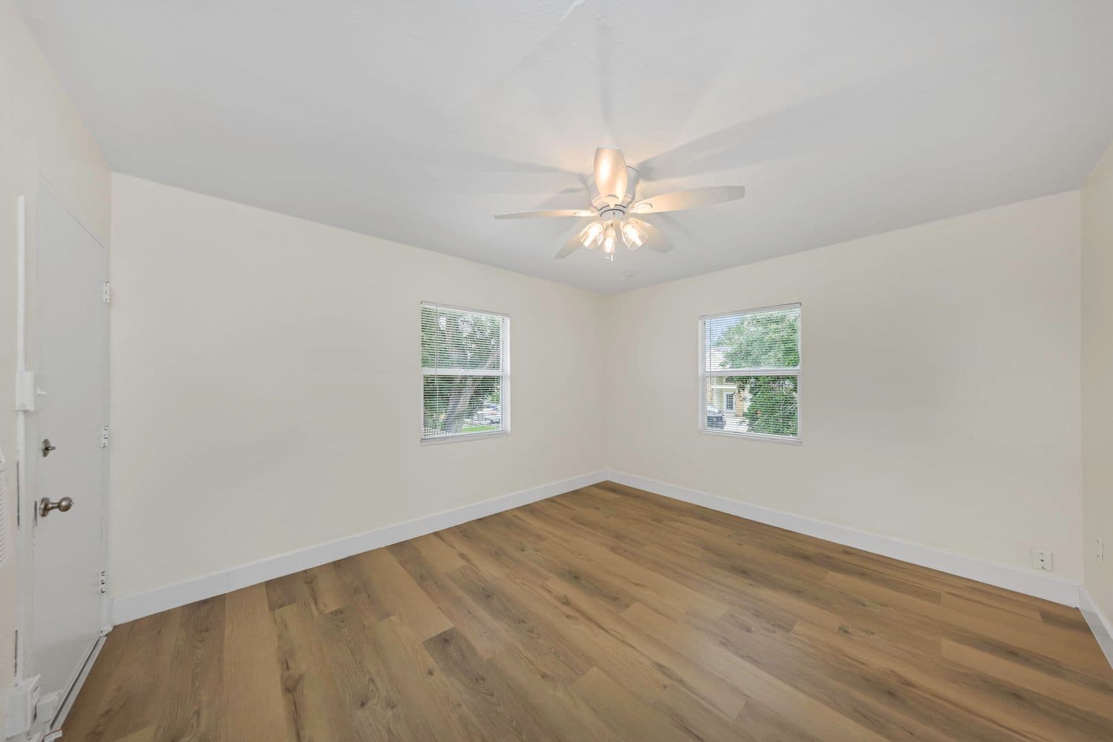 Dunedin Apartment: 416 Skinner Blvd