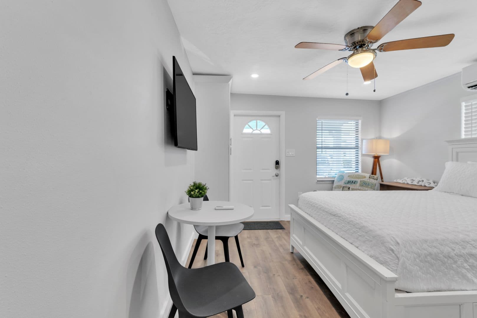 Safety Harbor Apartment: 380 3rd Street South
