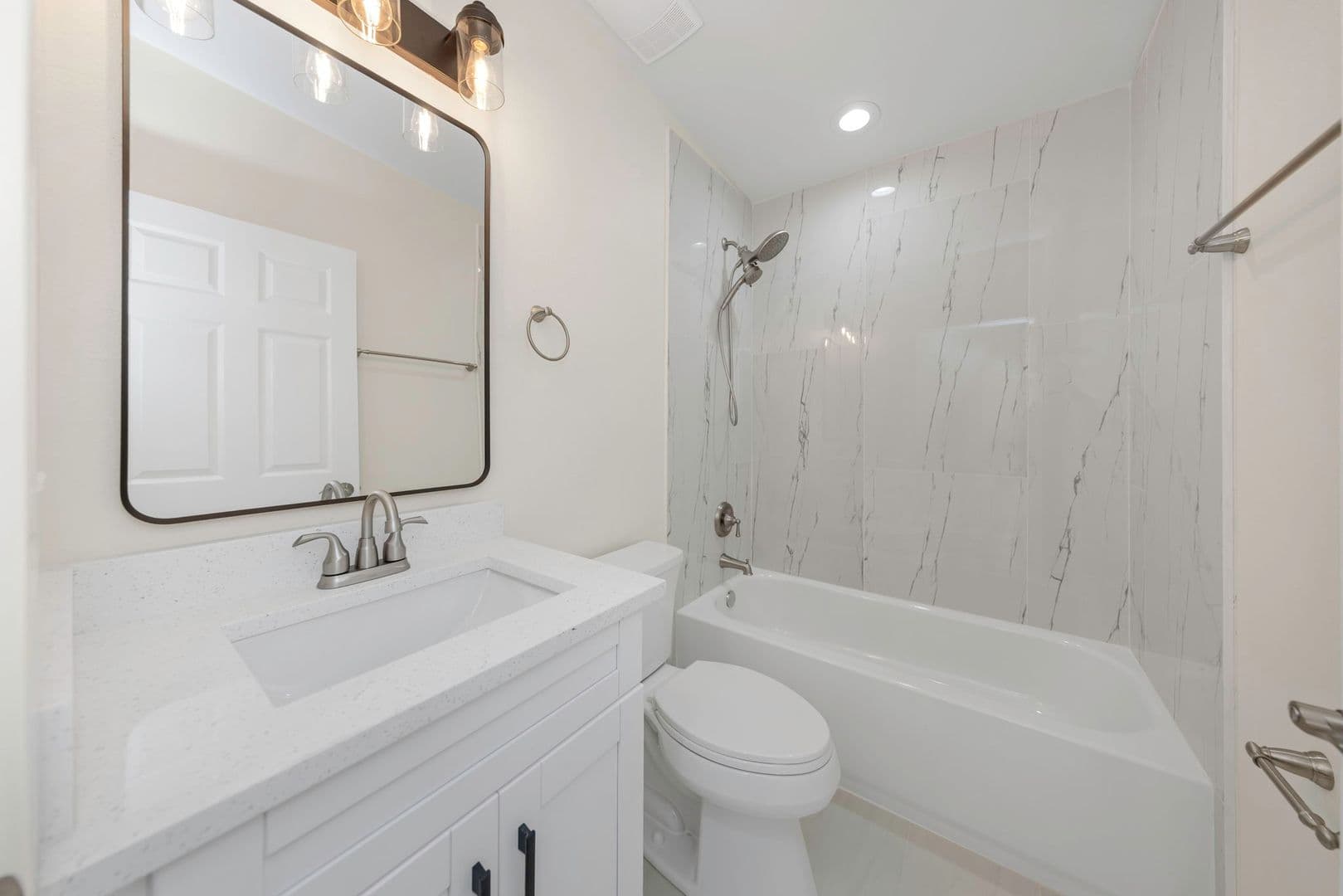 Dunedin Apartment: 79 Patricia Ave