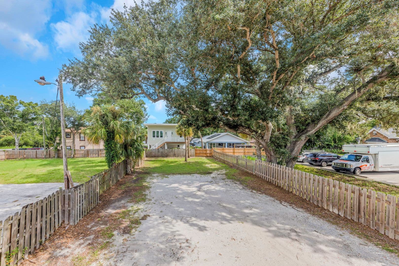 Dunedin Apartment: 416 Skinner Blvd