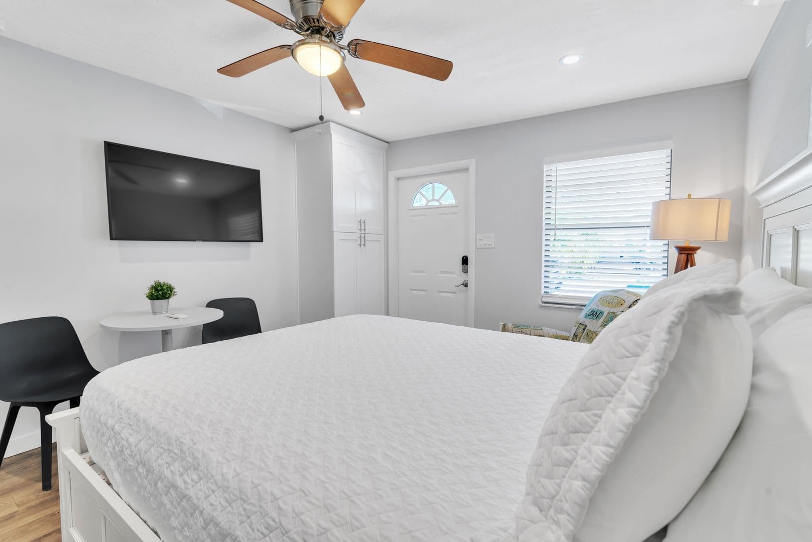 Safety Harbor Apartment: 380 3rd Street South