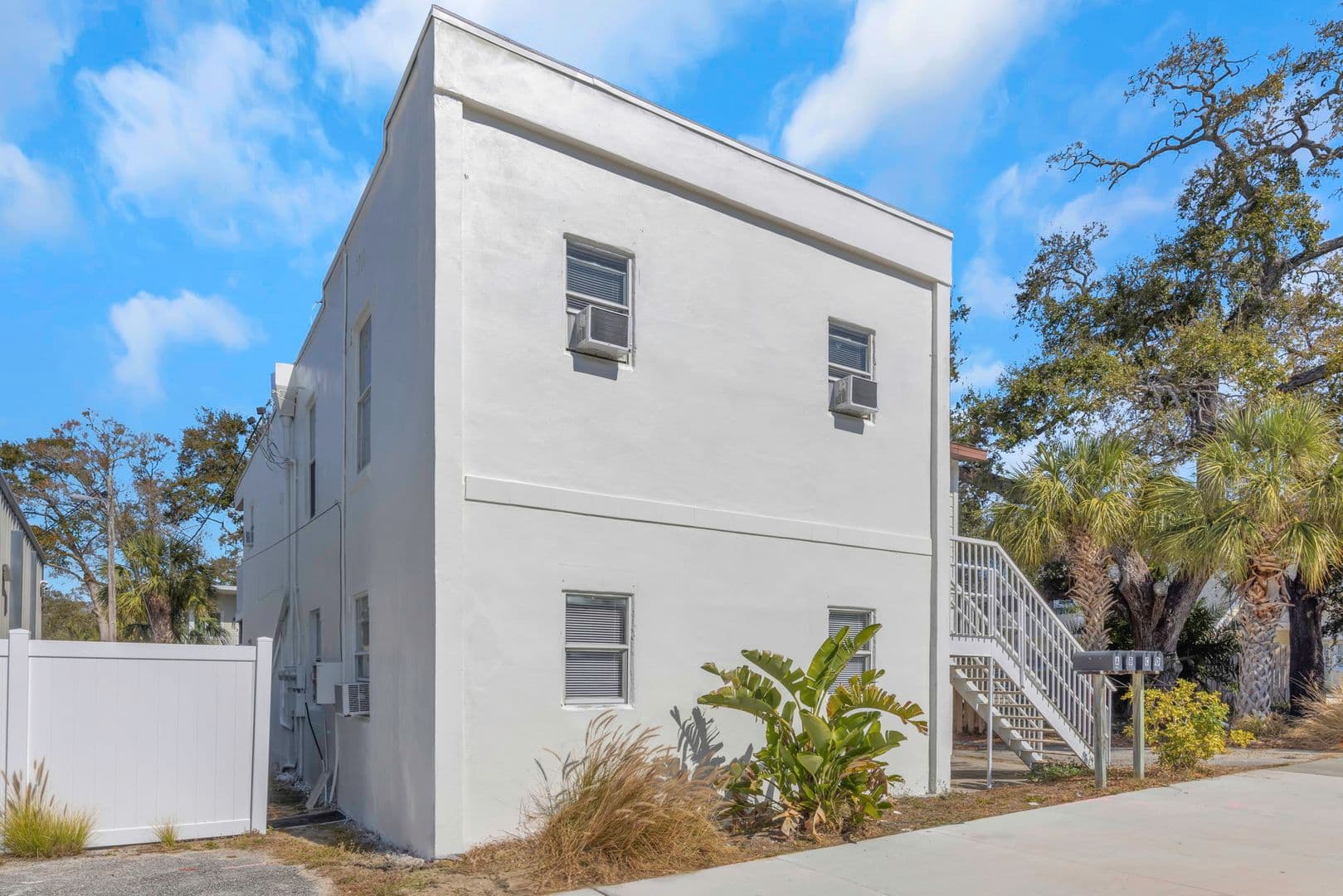 Dunedin Apartment: 416 Skinner Blvd