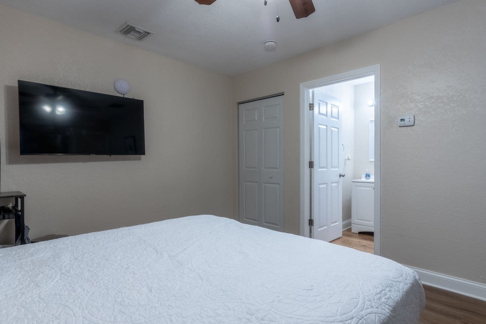 Saint Petersburg Apartment: 310 24th Ave N