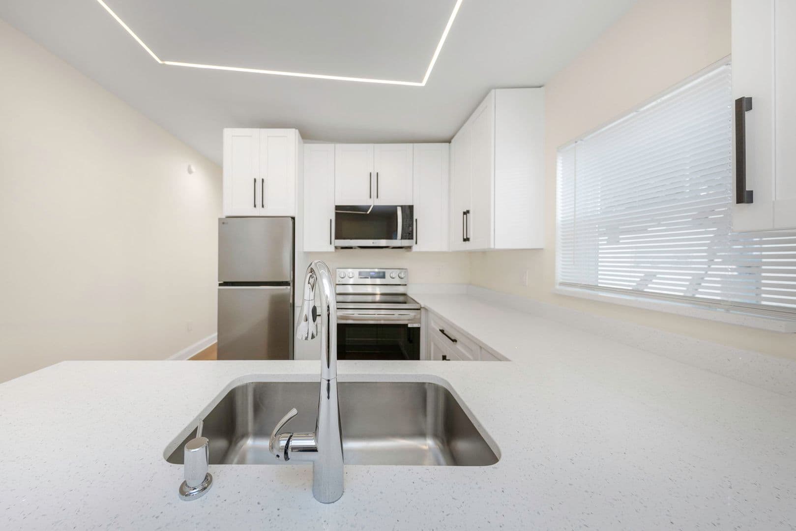 Dunedin Apartment: 79 Patricia Ave