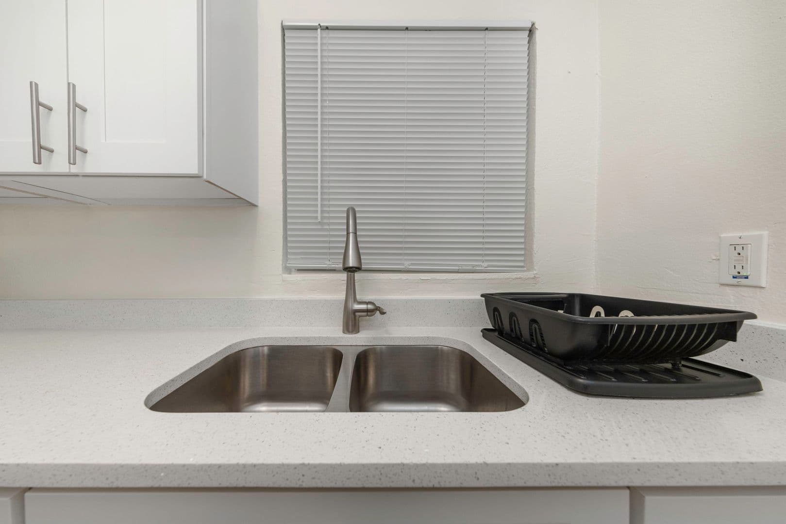 Dunedin Apartment: 416 Skinner Blvd