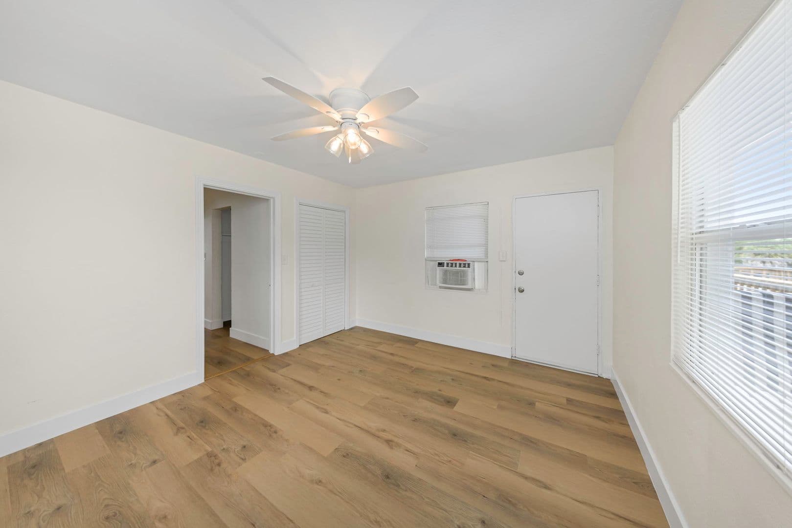 Dunedin Apartment: 416 Skinner Blvd