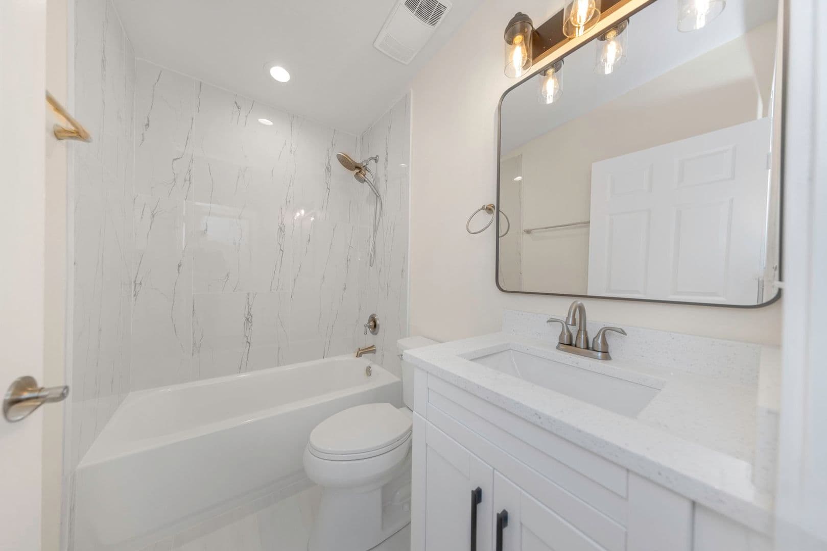 Dunedin Apartment: 79 Patricia Ave