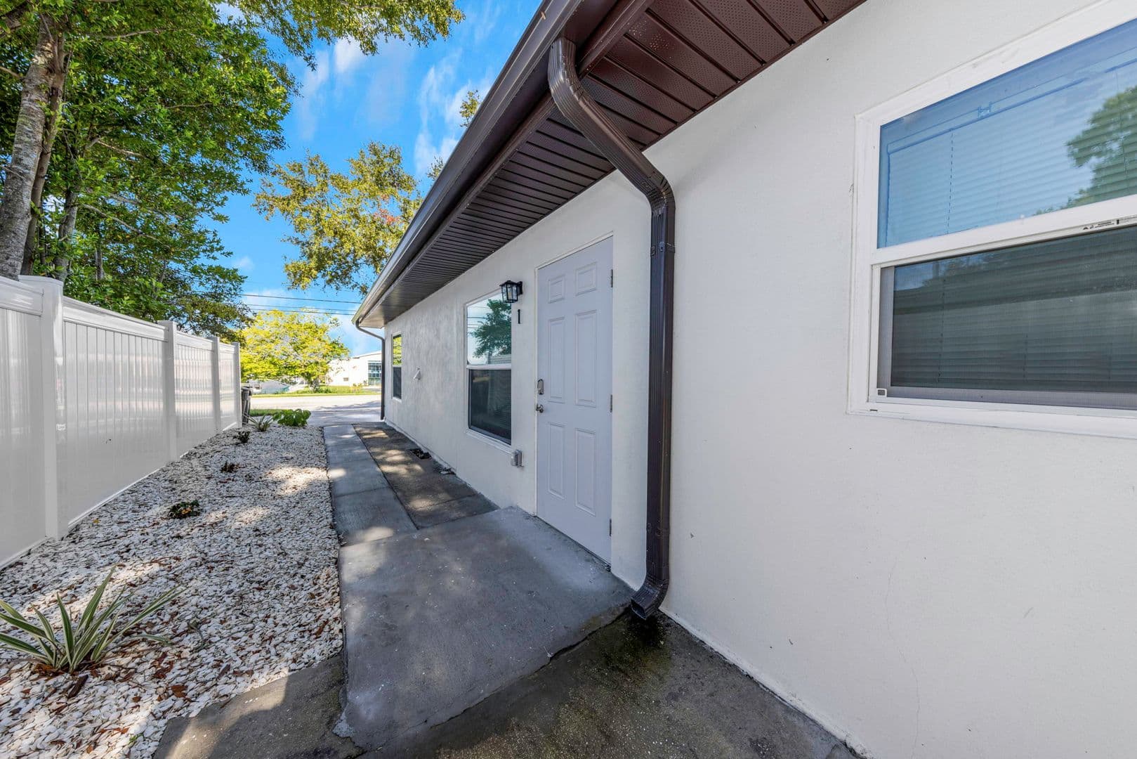 Dunedin Apartment: 79 Patricia Ave