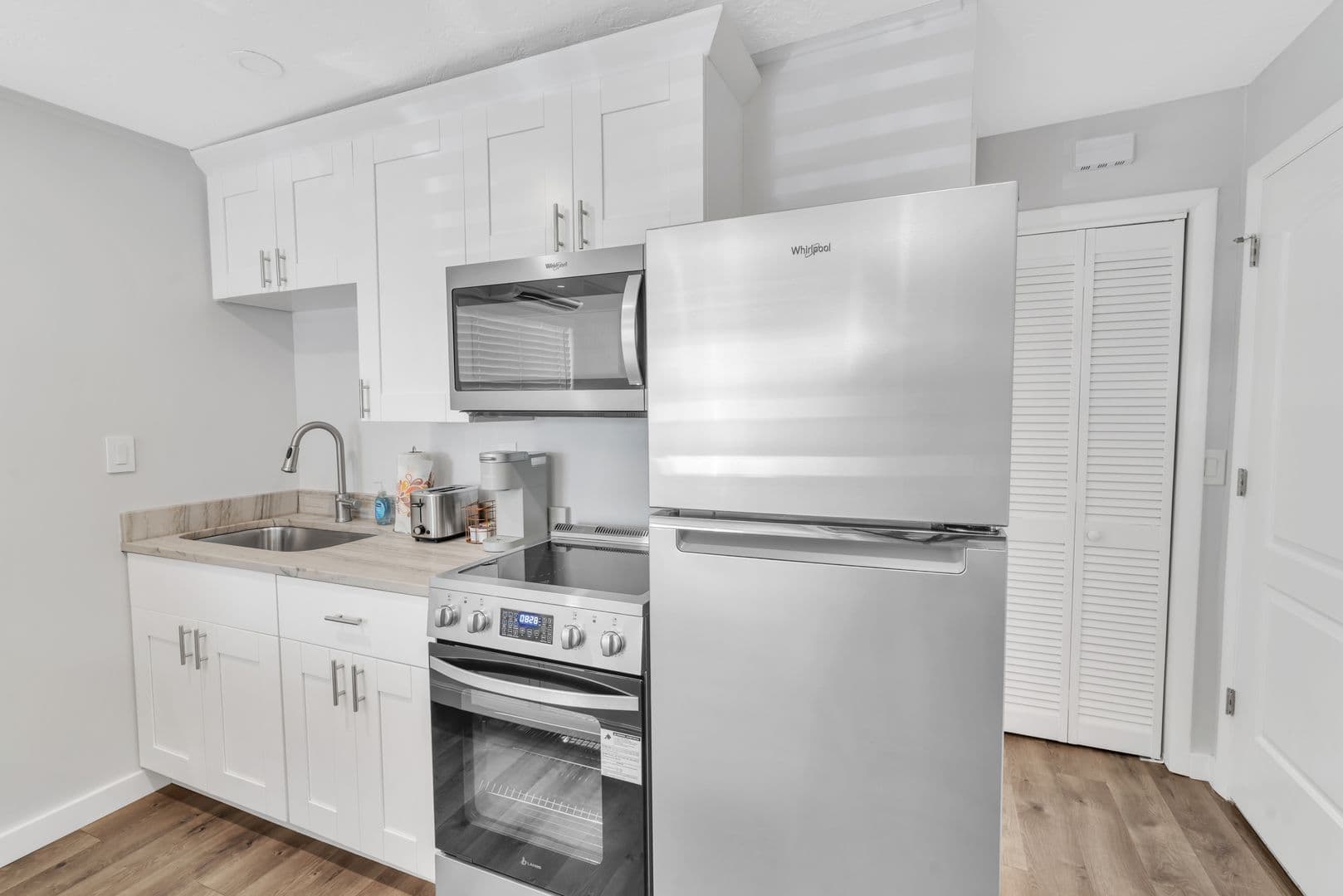 Safety Harbor Apartment: 380 3rd Street South