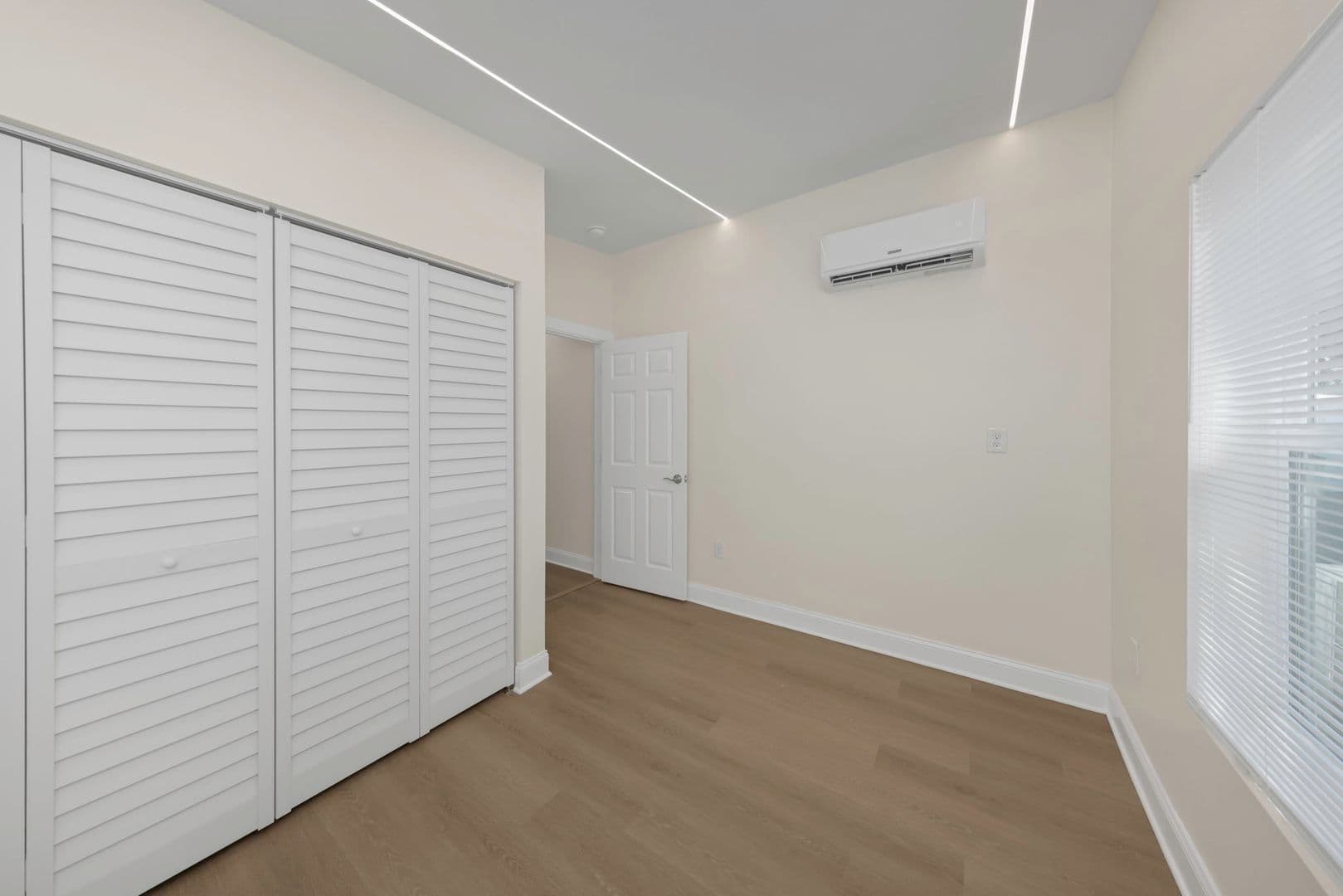 Dunedin Apartment: 79 Patricia Ave