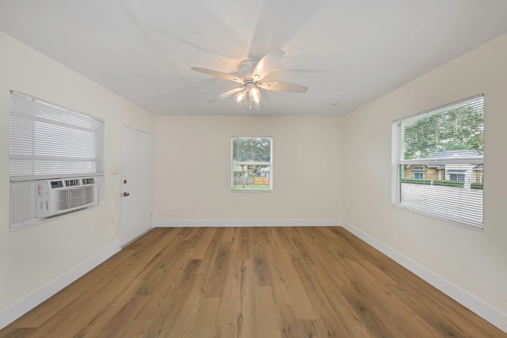 Dunedin Apartment: 416 Skinner Blvd