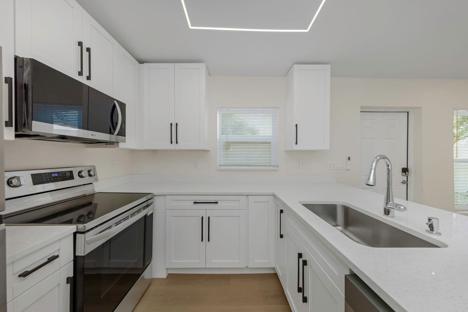 Dunedin Apartment: 79 Patricia Ave