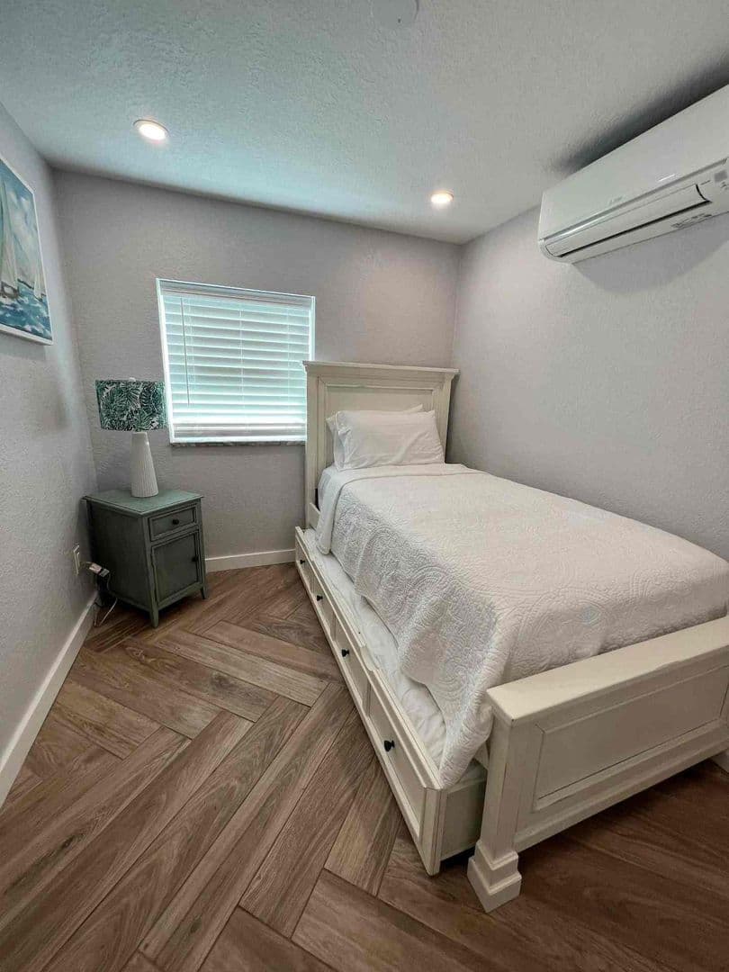 Dunedin Apartment: 405 Locklie Street