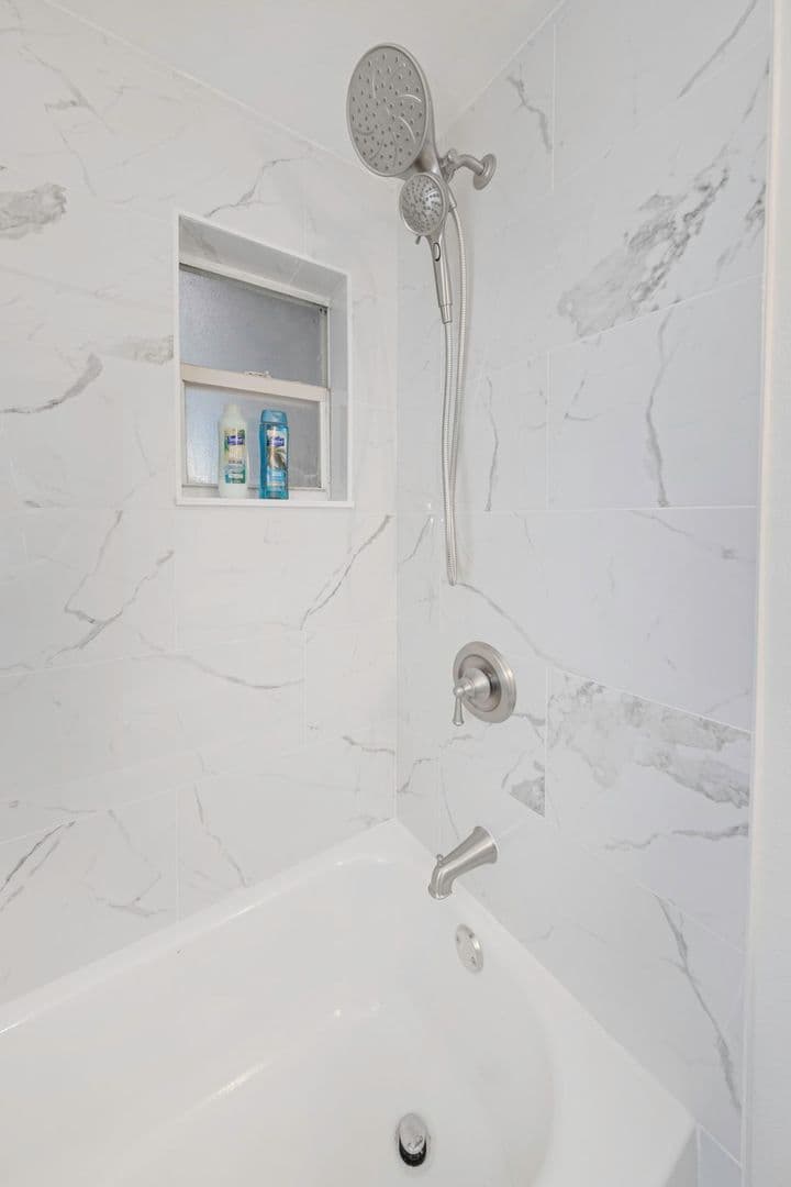 Dunedin Apartment: 416 Skinner Blvd