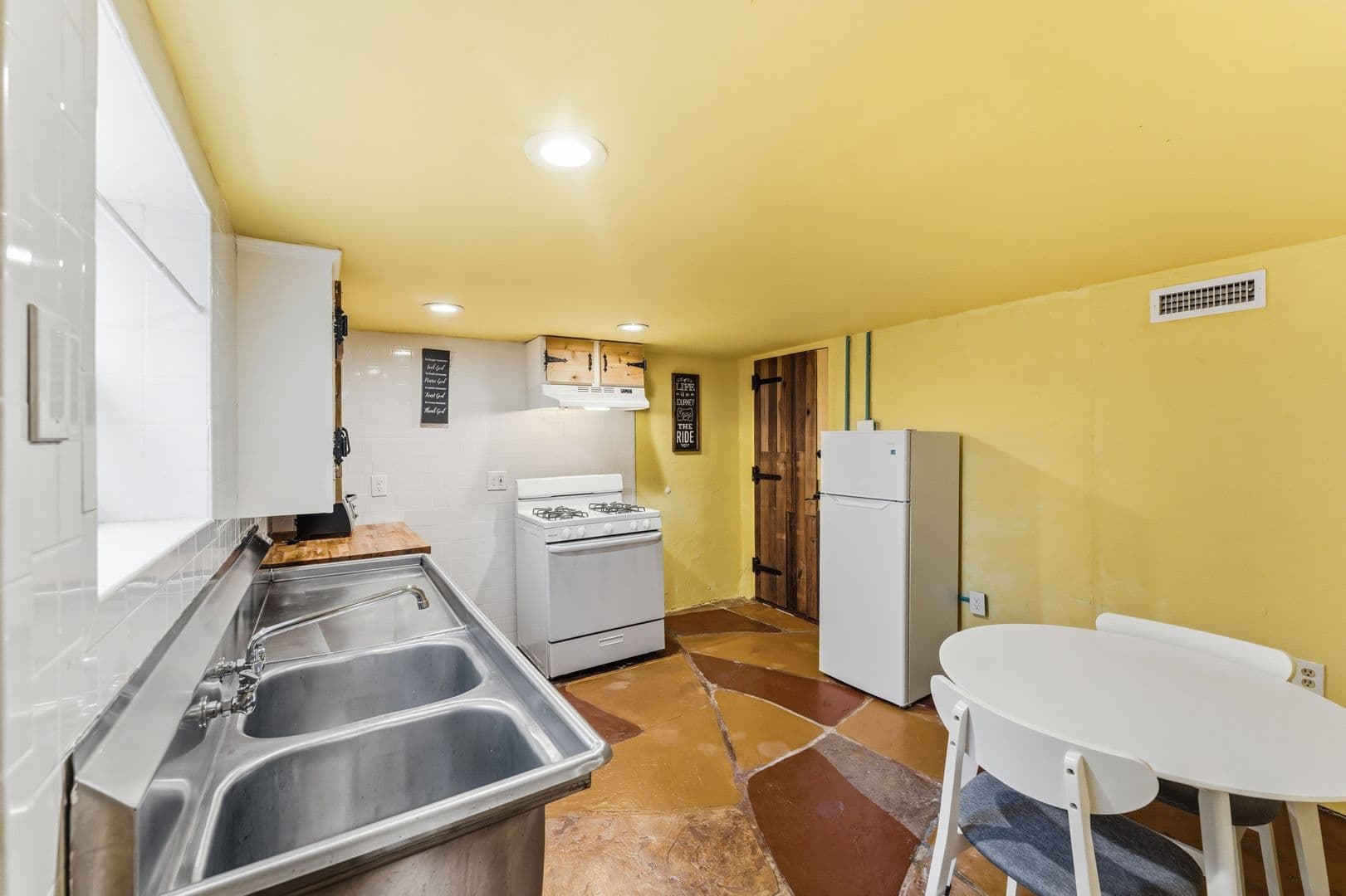 Providence Apartment: 57 Governor St