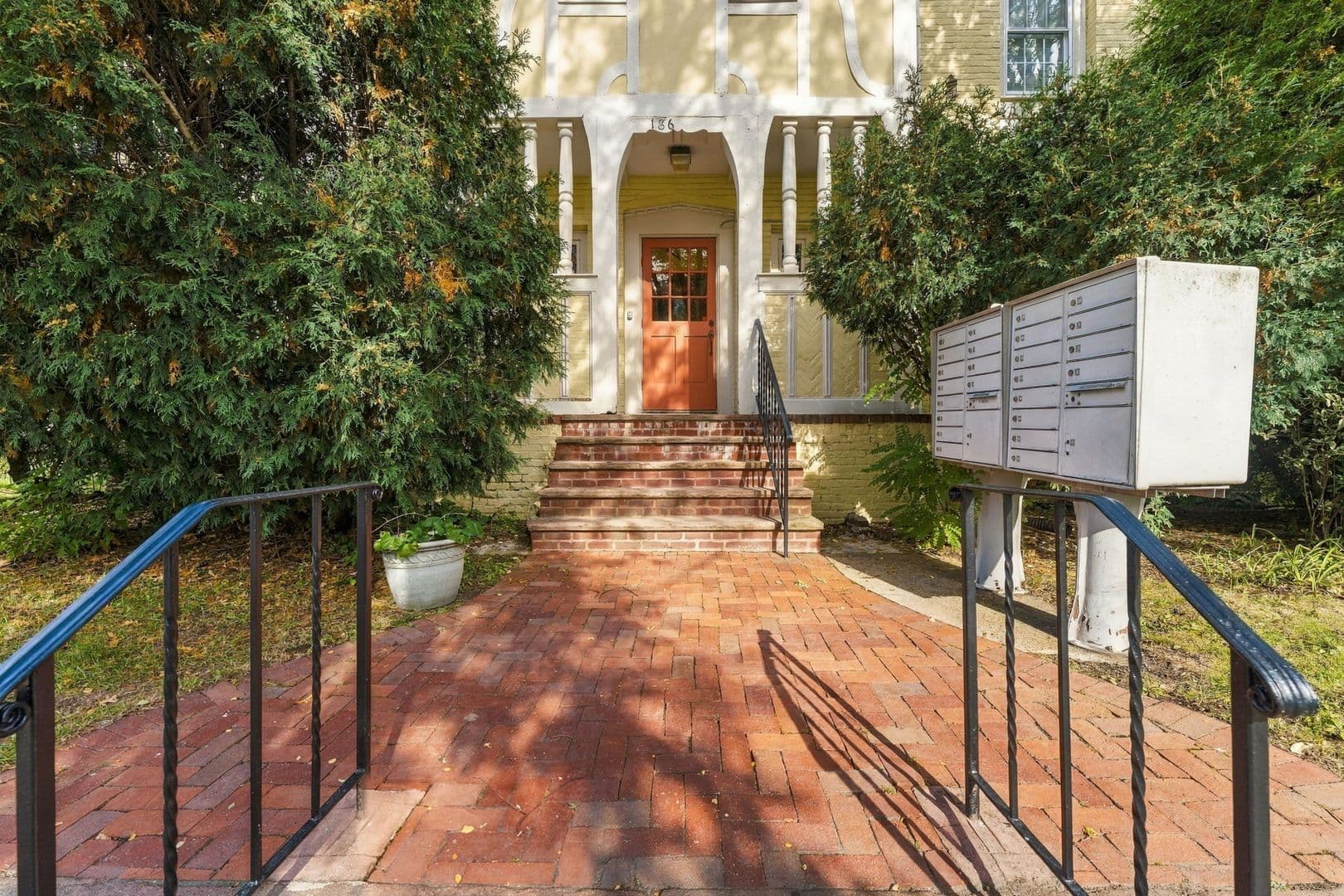 Providence Apartment: 186 Waterman St