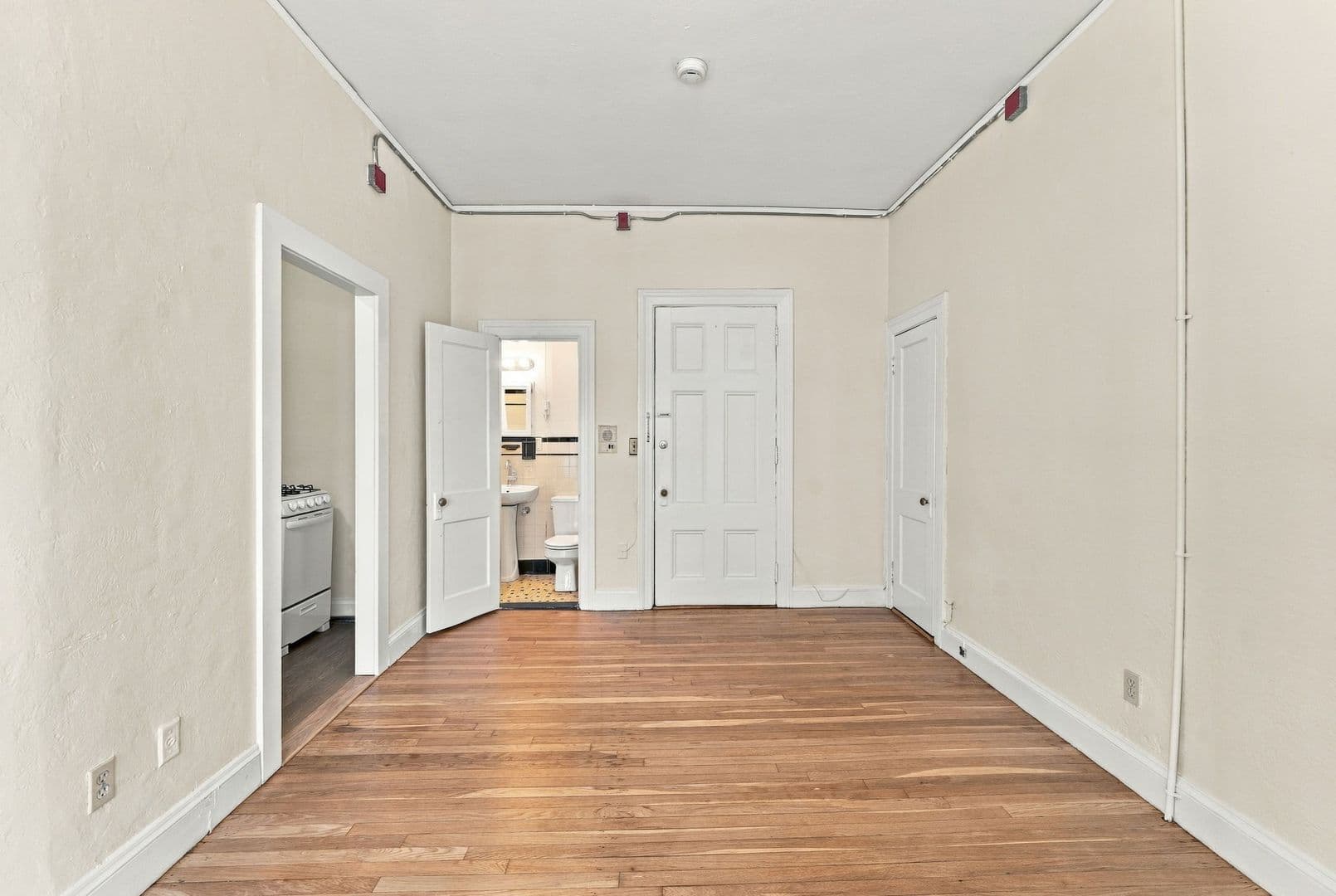 Providence Apartment: 186 Waterman St