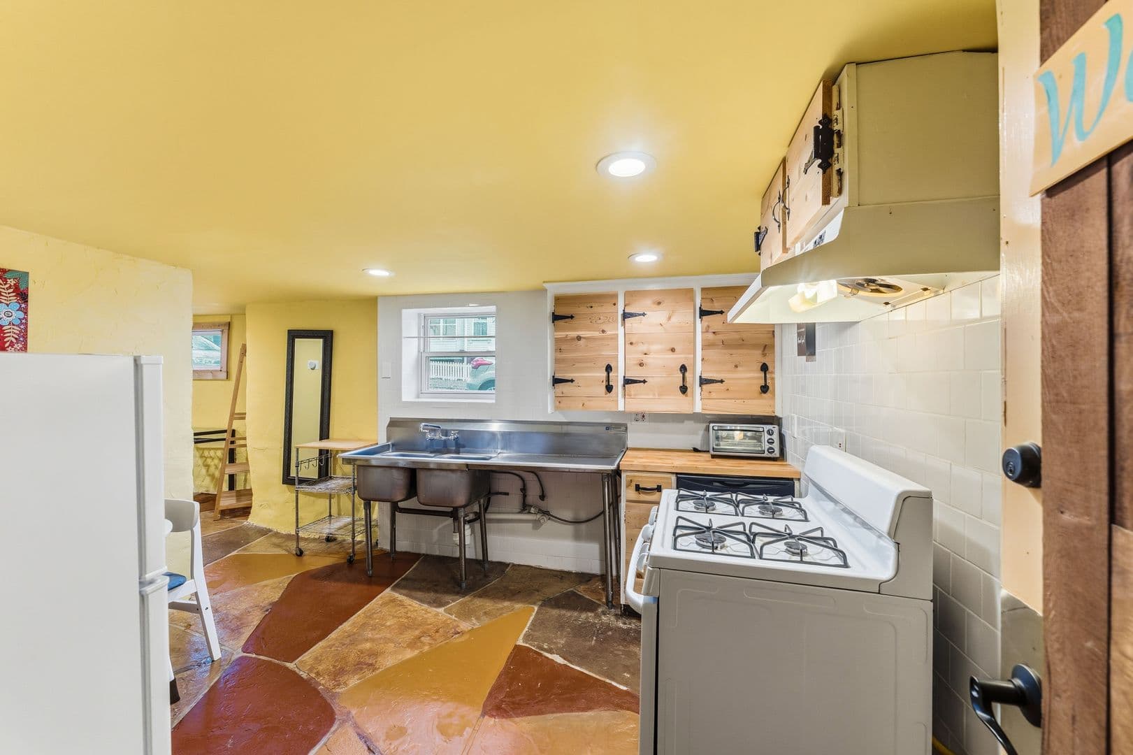 Providence Apartment: 57 Governor St