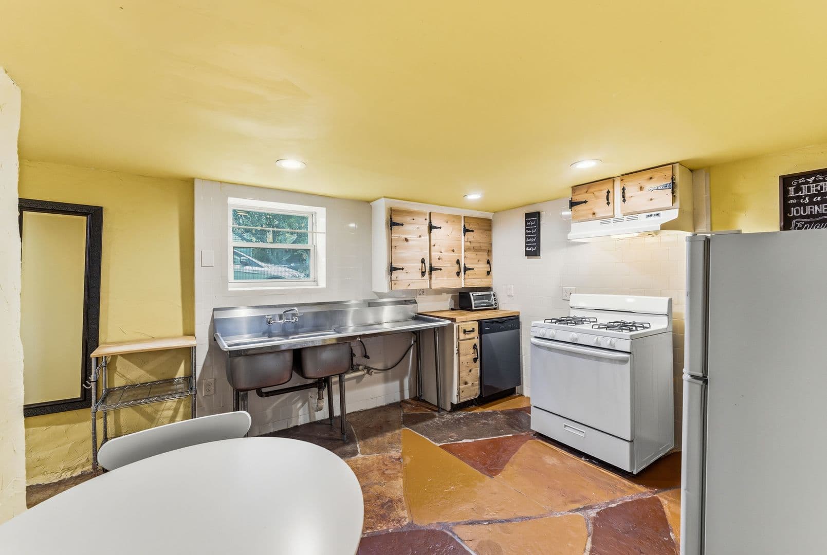 Providence Apartment: 57 Governor St