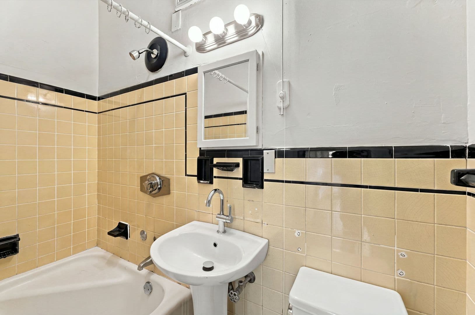 Providence Apartment: 186 Waterman St