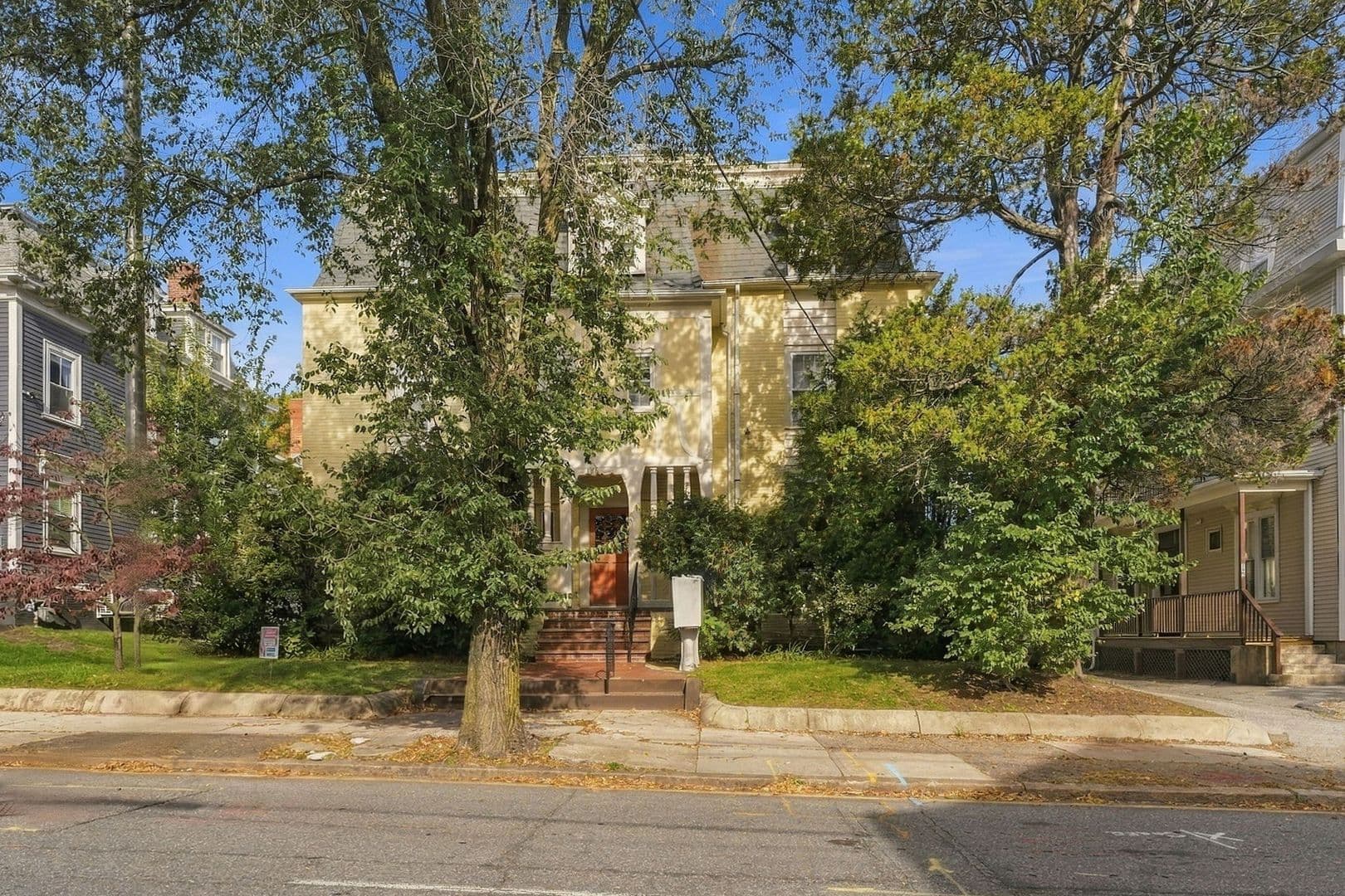 Providence Apartment: 186 Waterman St