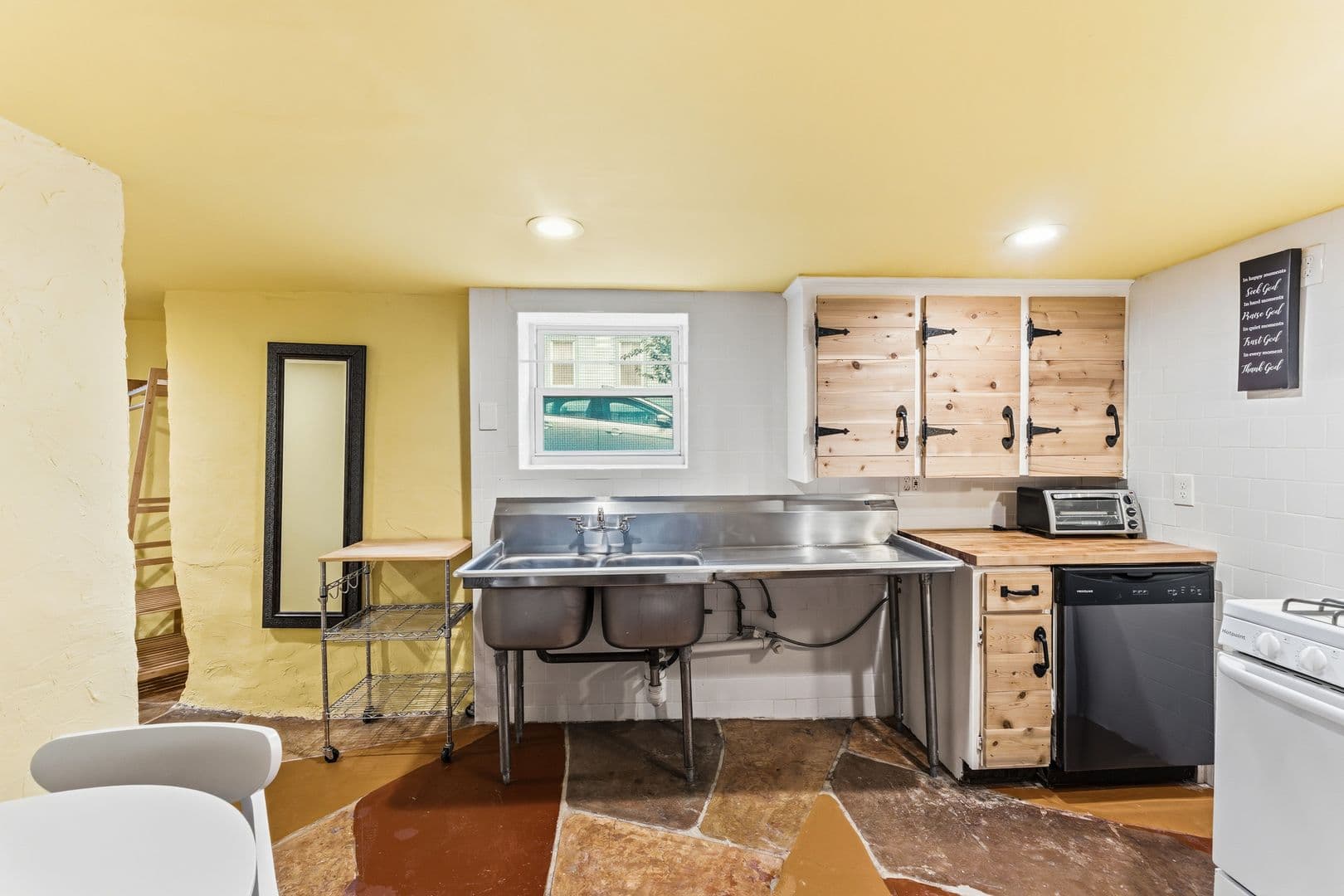 Providence Apartment: 57 Governor St