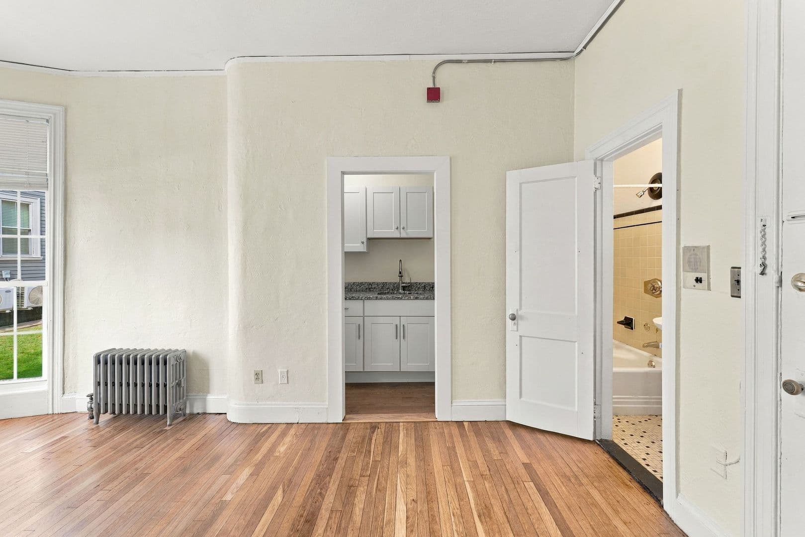 Providence Apartment: 186 Waterman St