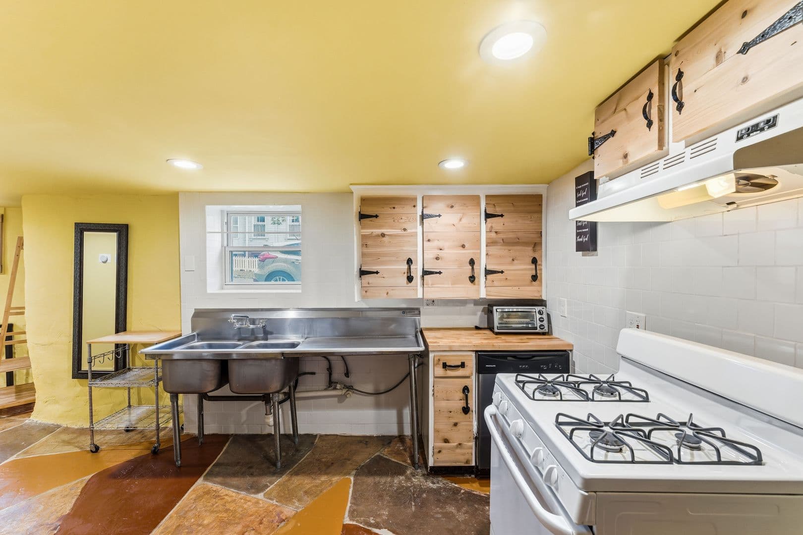 Providence Apartment: 57 Governor St