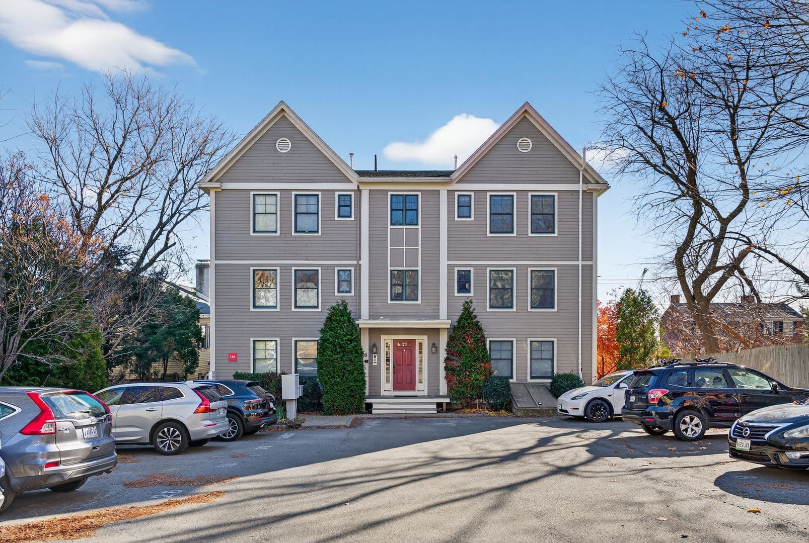 Portland Apartment: 16 Guilford Court