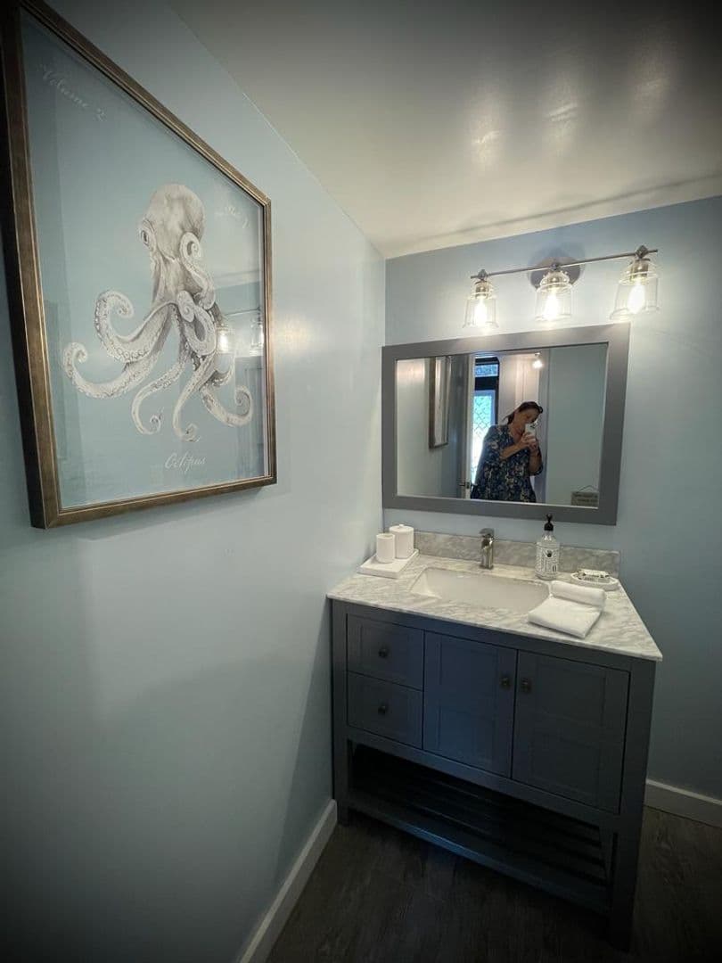 Wilton Manors Townhome: 605 Kensington Place