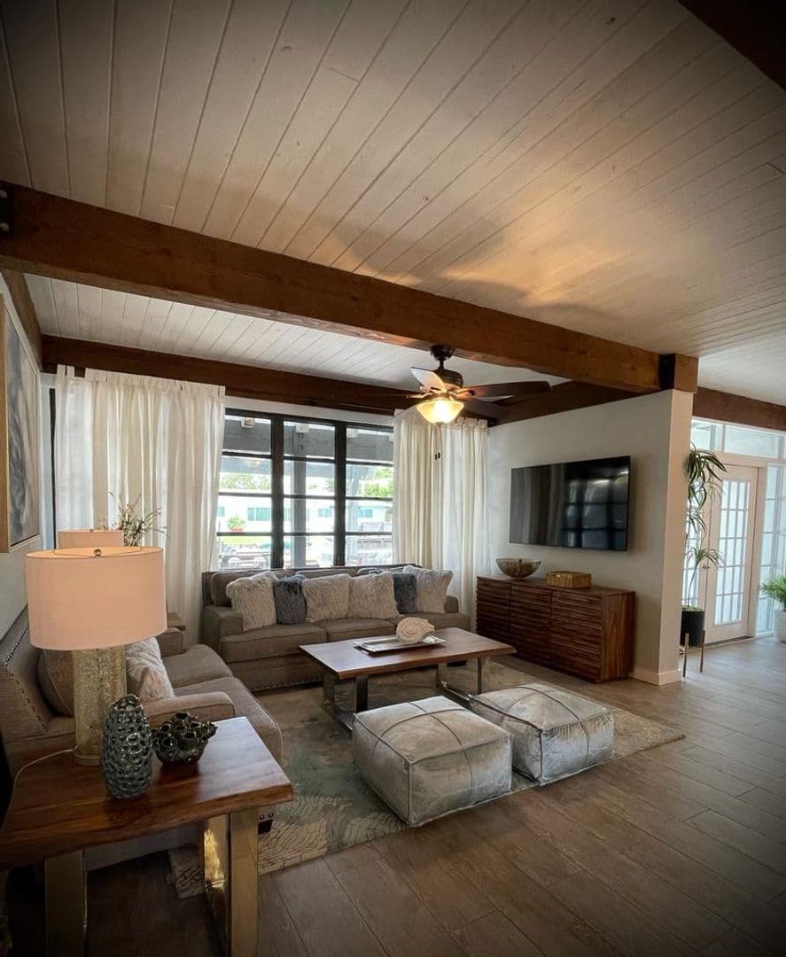 Wilton Manors Townhome: 605 Kensington Place