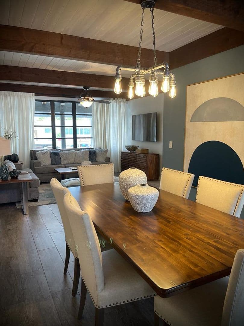Wilton Manors Townhome: 605 Kensington Place