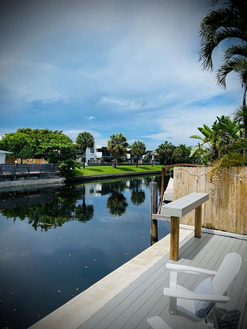 Wilton Manors Townhome: 605 Kensington Place