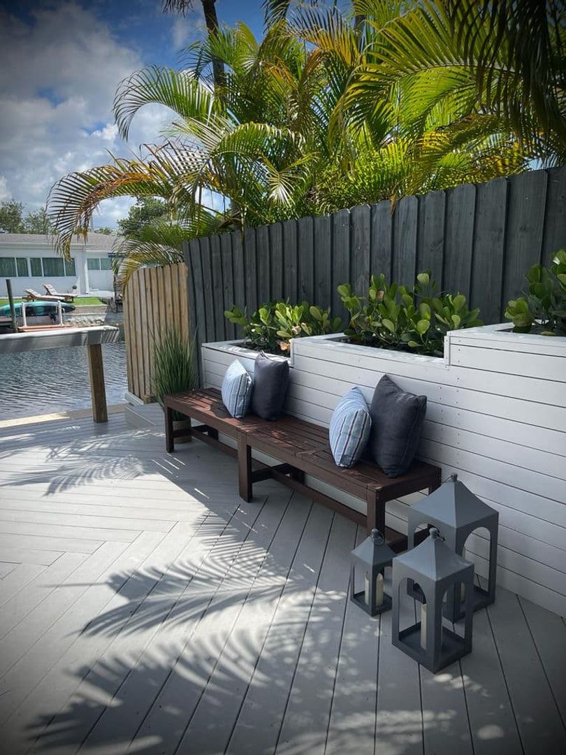Wilton Manors Townhome: 605 Kensington Place