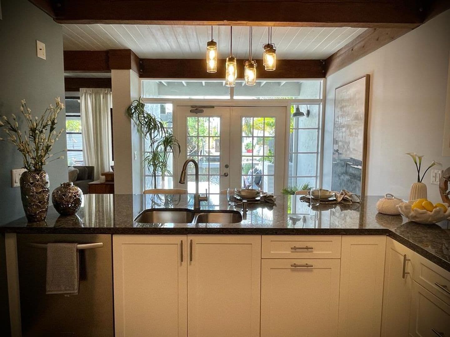 Wilton Manors Townhome: 605 Kensington Place