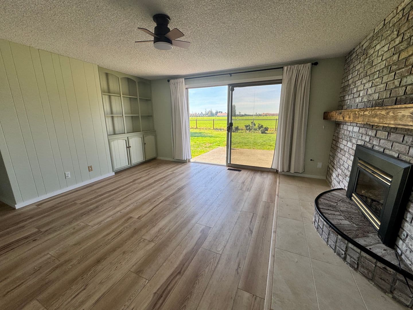 MOUNT VERNON WA House: 15382 Cottonwood Lane