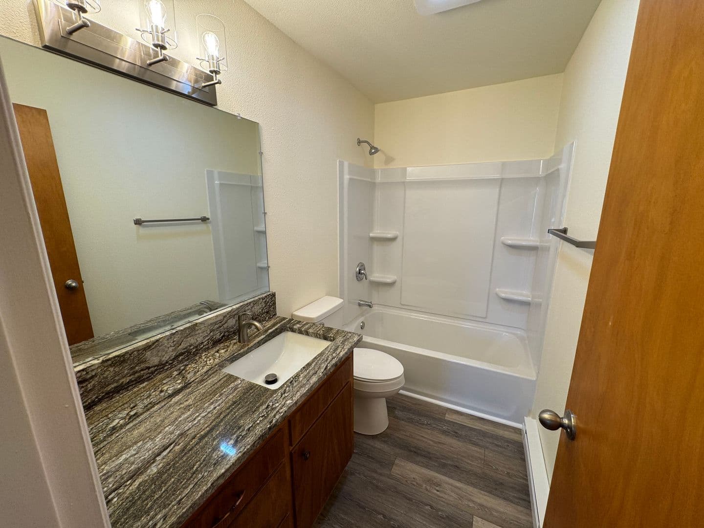 Ferndale Apartment: 2166 Eastview Place