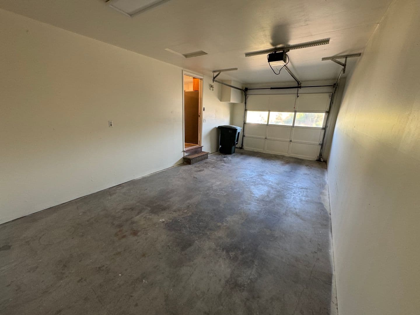 Ferndale Apartment: 2166 Eastview Place