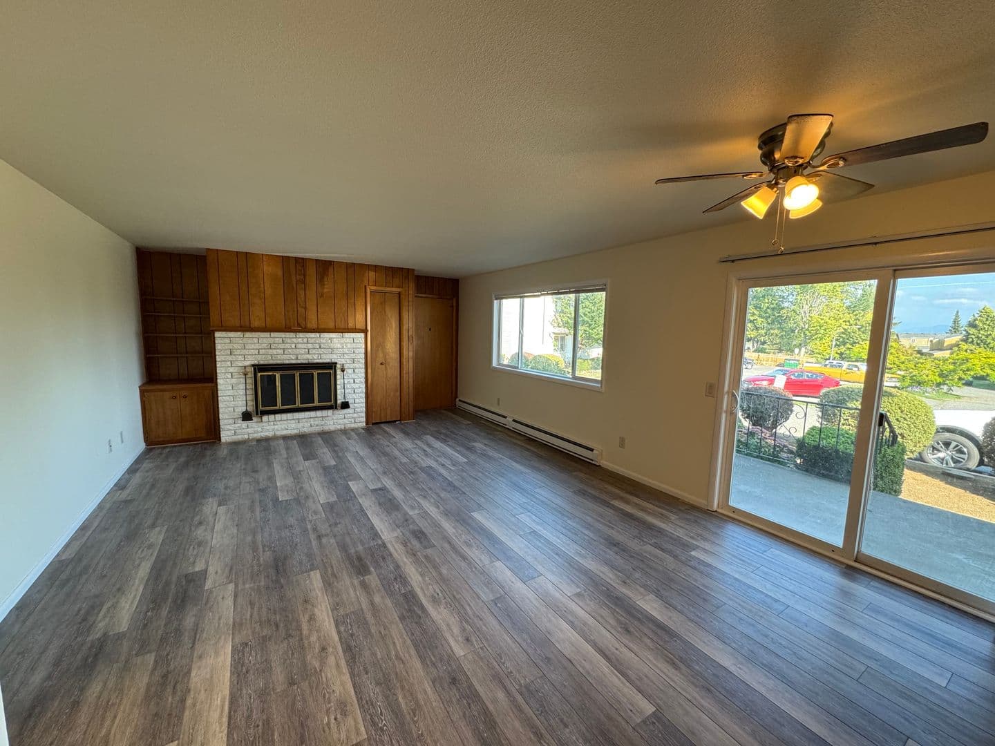 Ferndale Apartment: 2166 Eastview Place