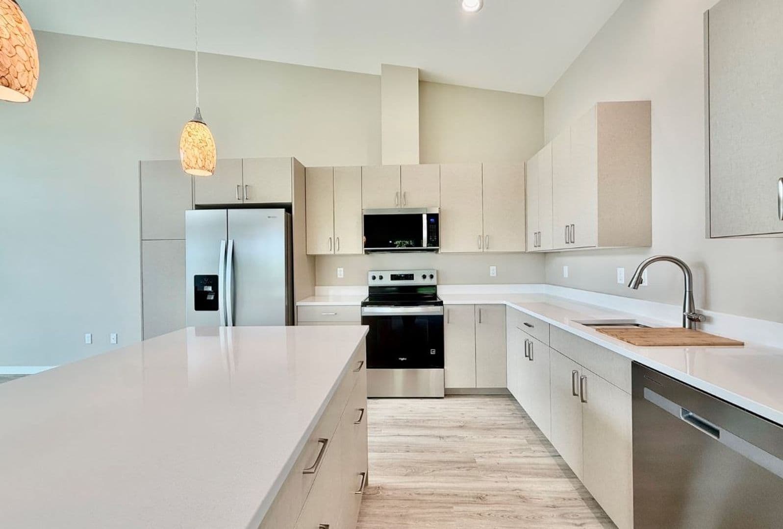 Anacortes Apartment: 3804 Q Ave