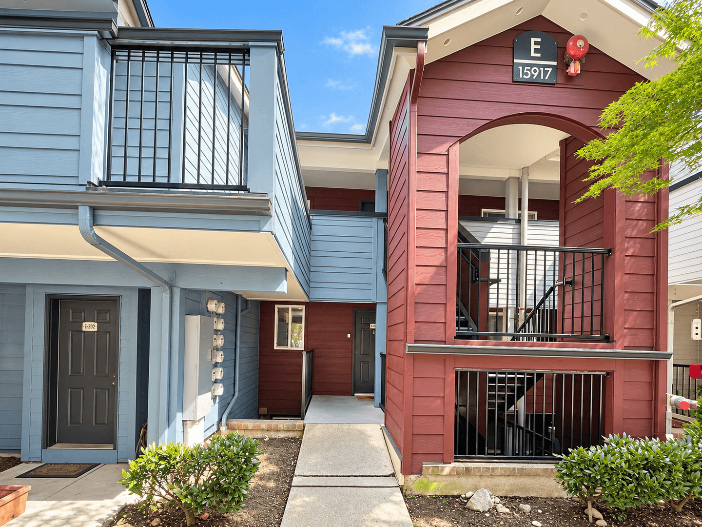 Bothell Condo: 15917 Waynita Way NE, Building E, #301
