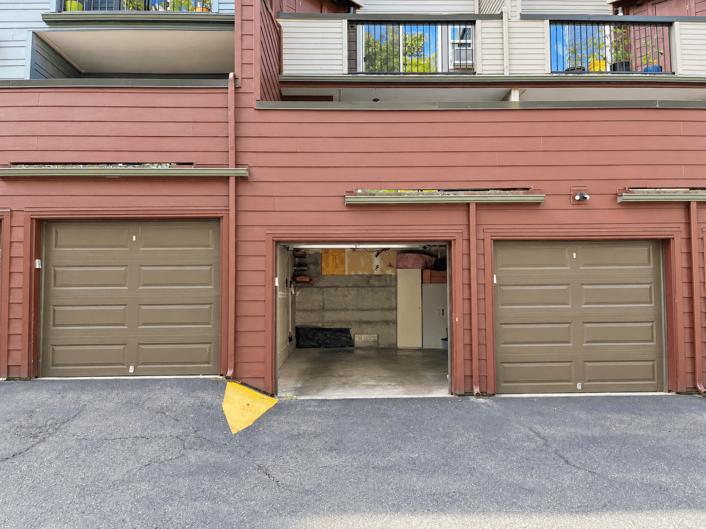 Bothell Condo: 15917 Waynita Way NE, Building E, #301
