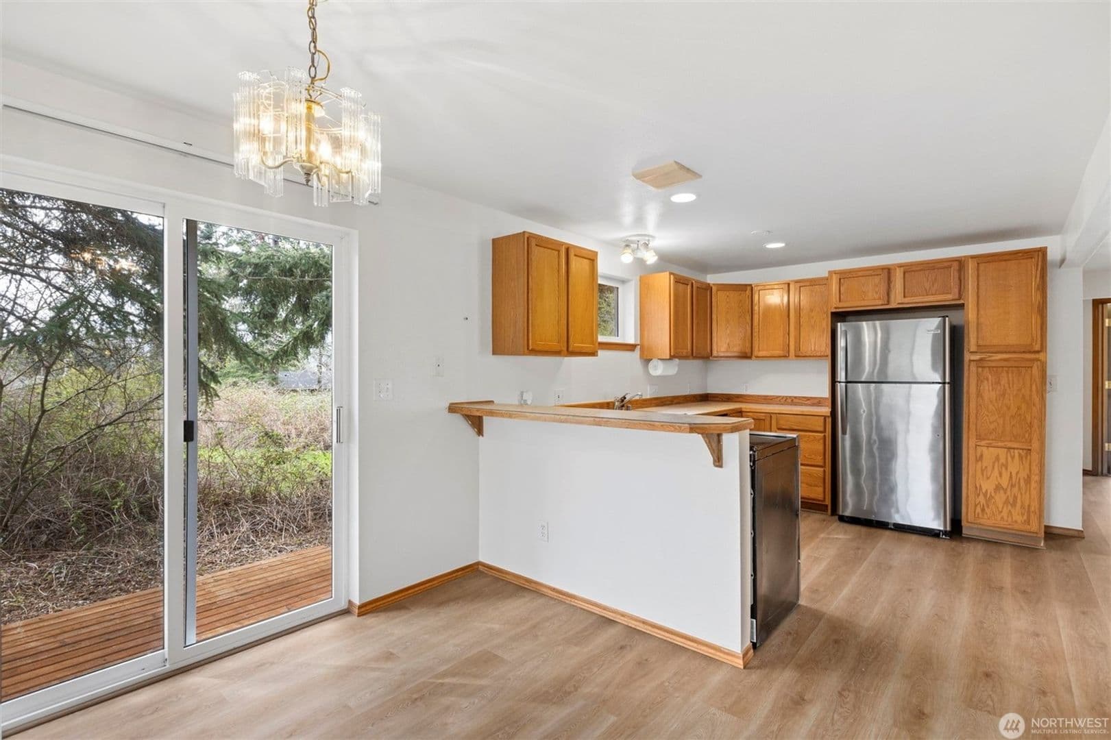 Bellingham Apartment: 2821 & 2823 Queen Street