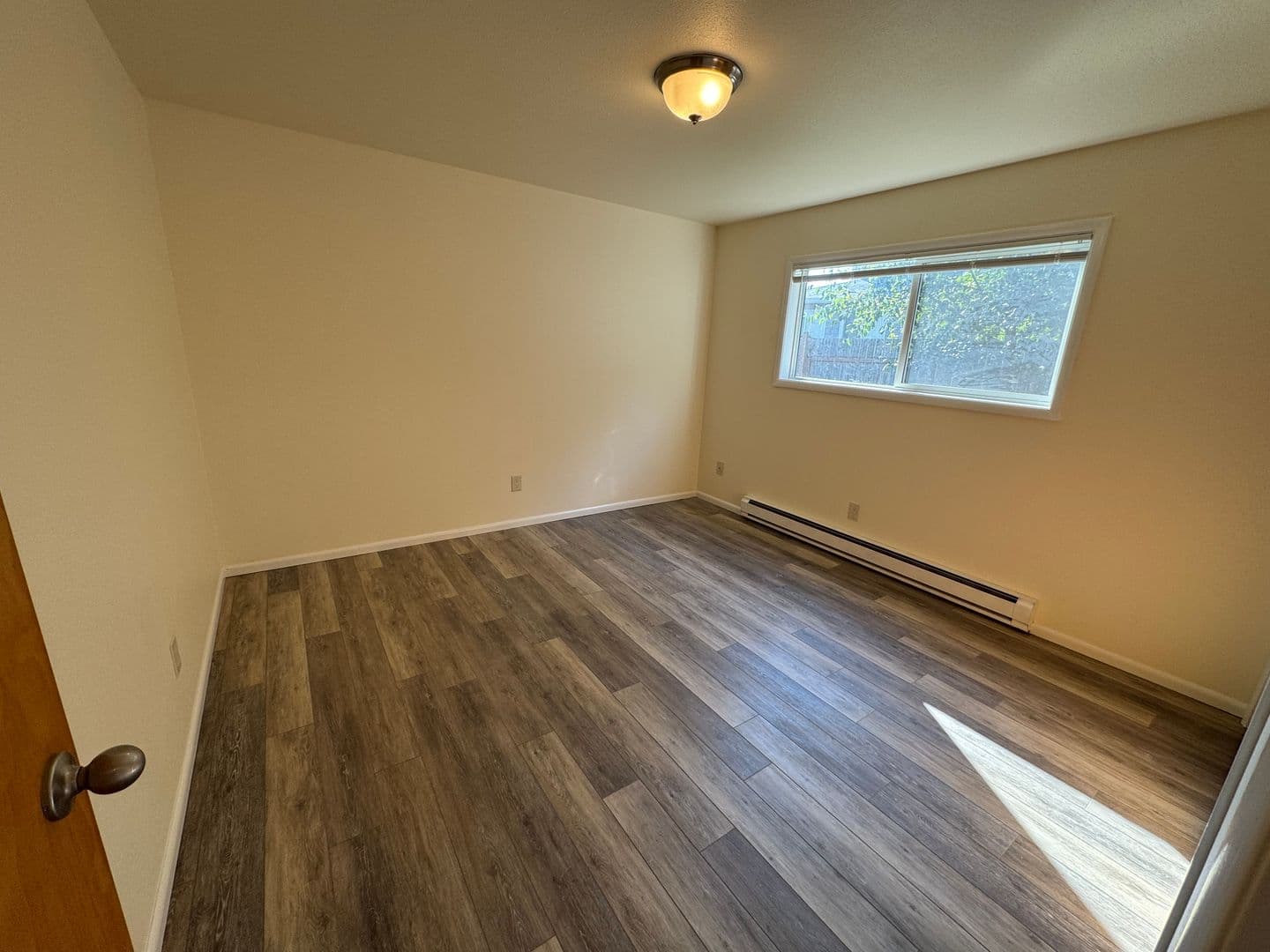 Ferndale Apartment: 2166 Eastview Place
