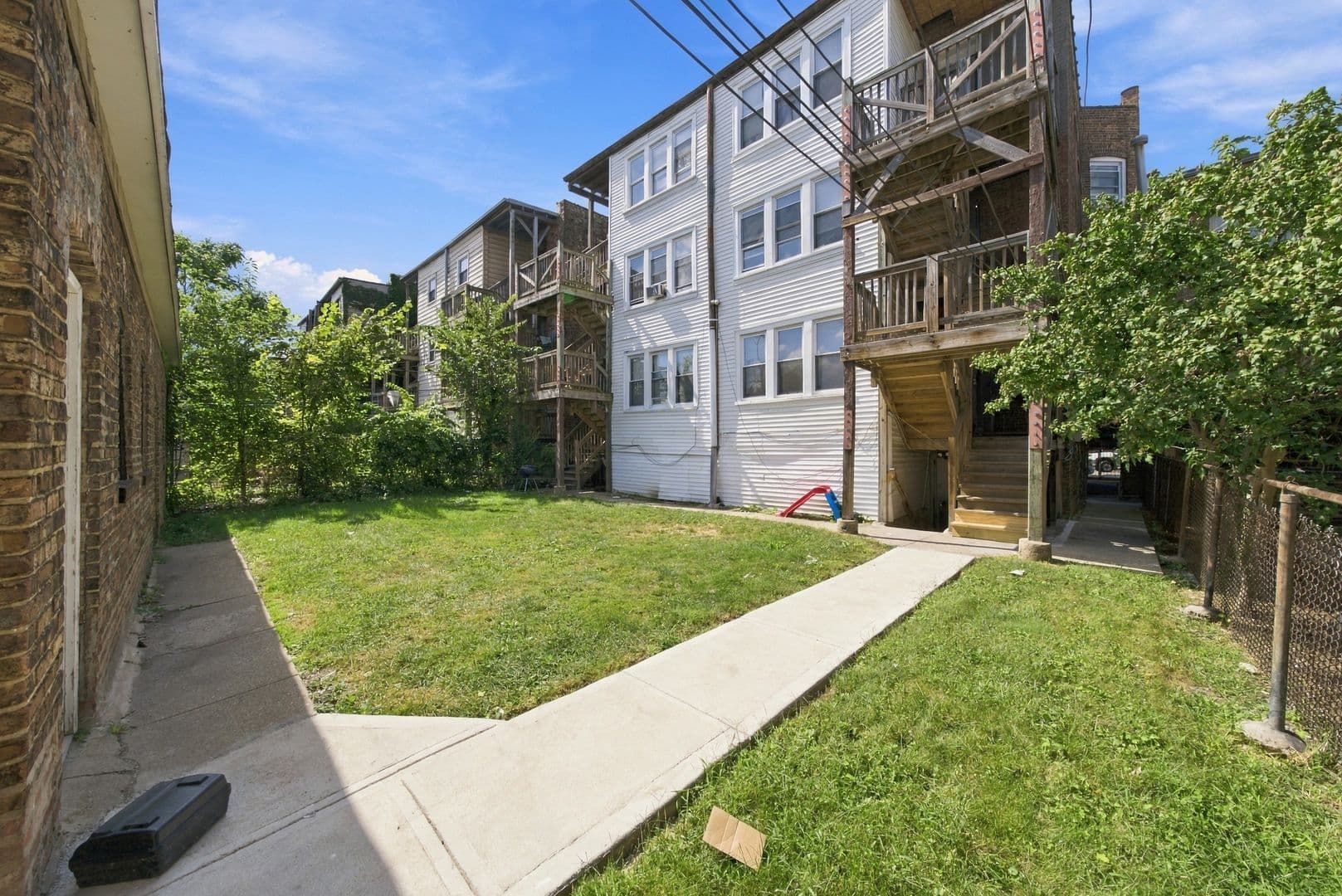 Chicago Apartment: 8007 S Carpenter St