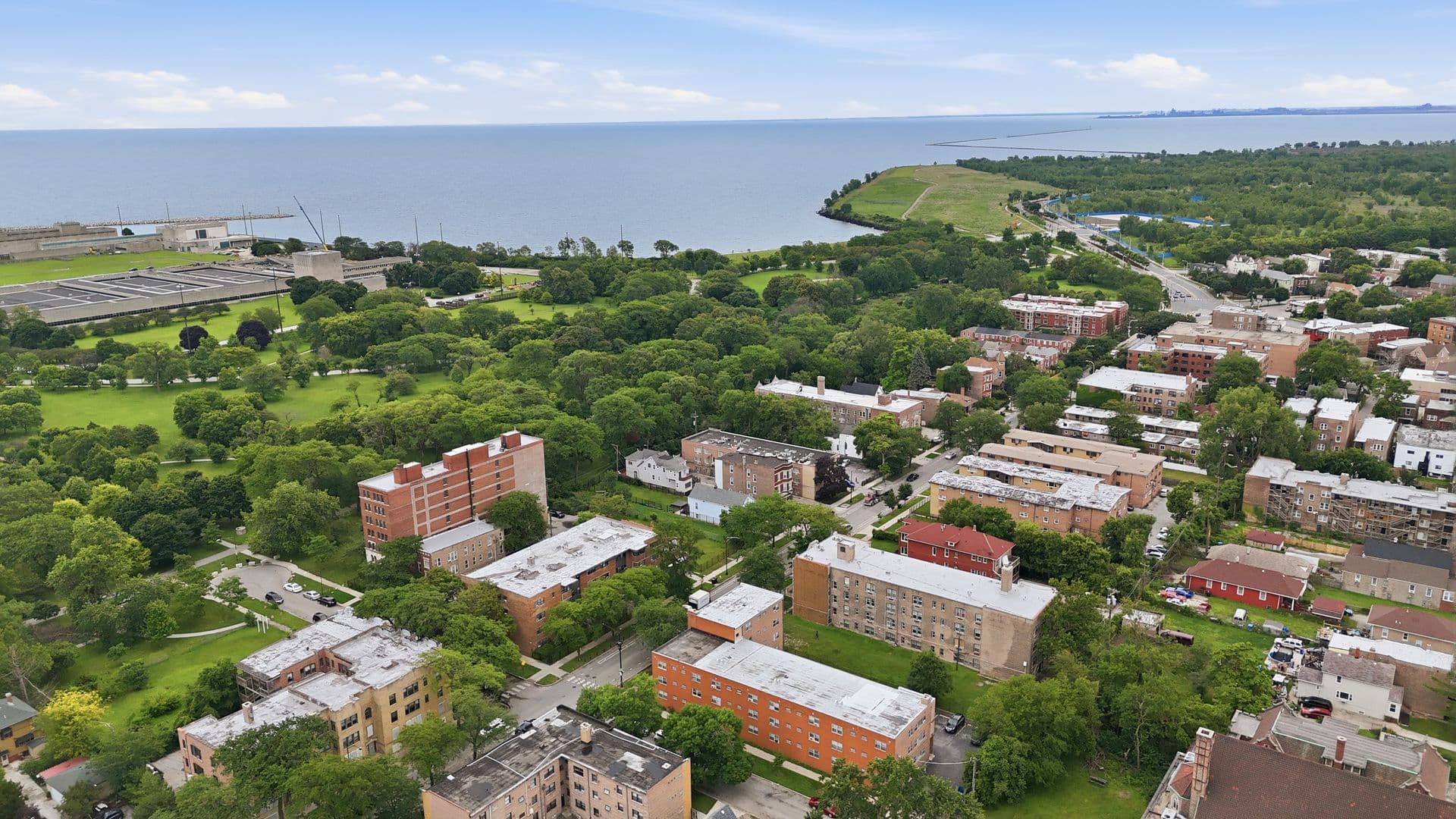 Chicago Apartment: 7801 S South Shore Dr