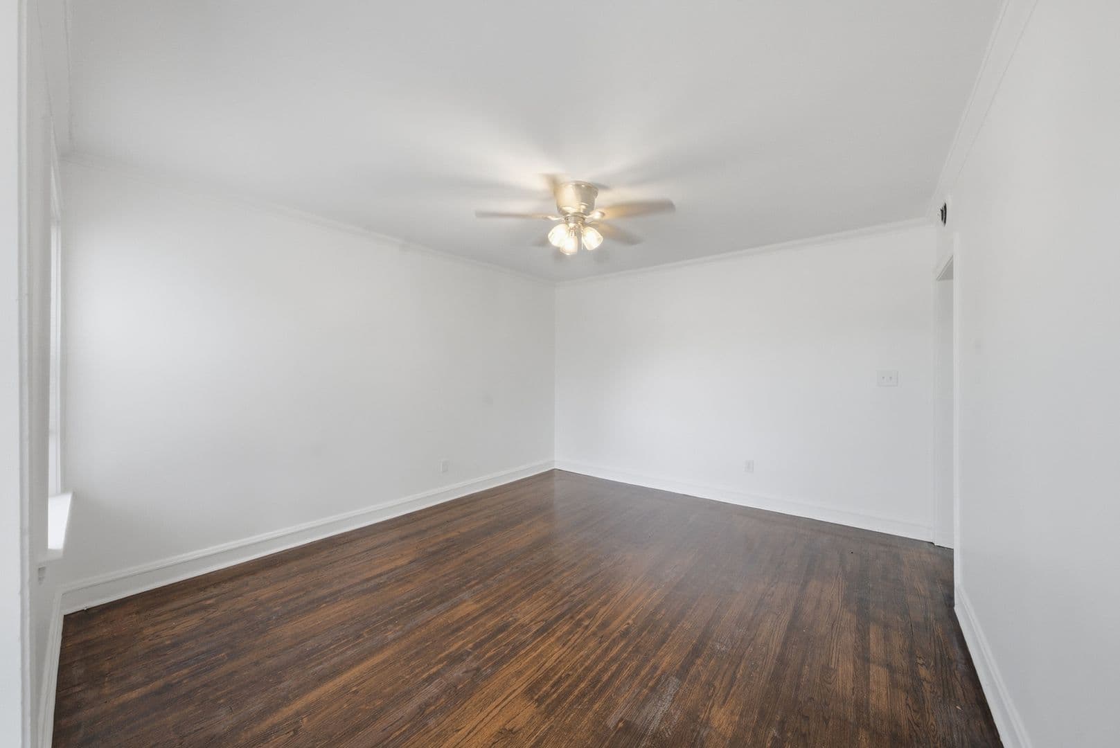Chicago Apartment: 8007 S Carpenter St