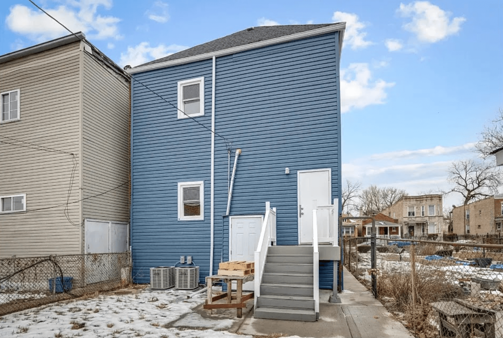 Chicago Apartment: 6618 S Maryland Ave